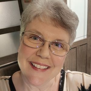 Meet your Posher, Debi